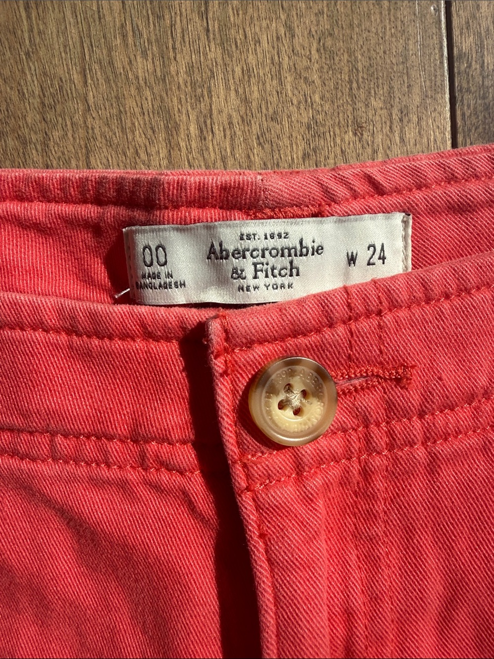 Women’s Abercrombie & Fitch Coral Casual Shorts - Picture 2 of 5